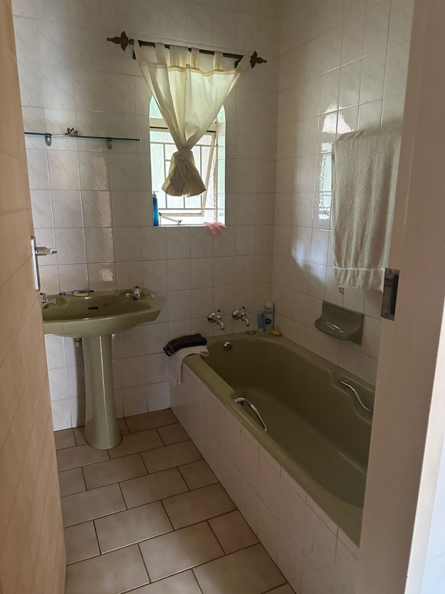 4 Bedroom Property for Sale in Schoemansville North West